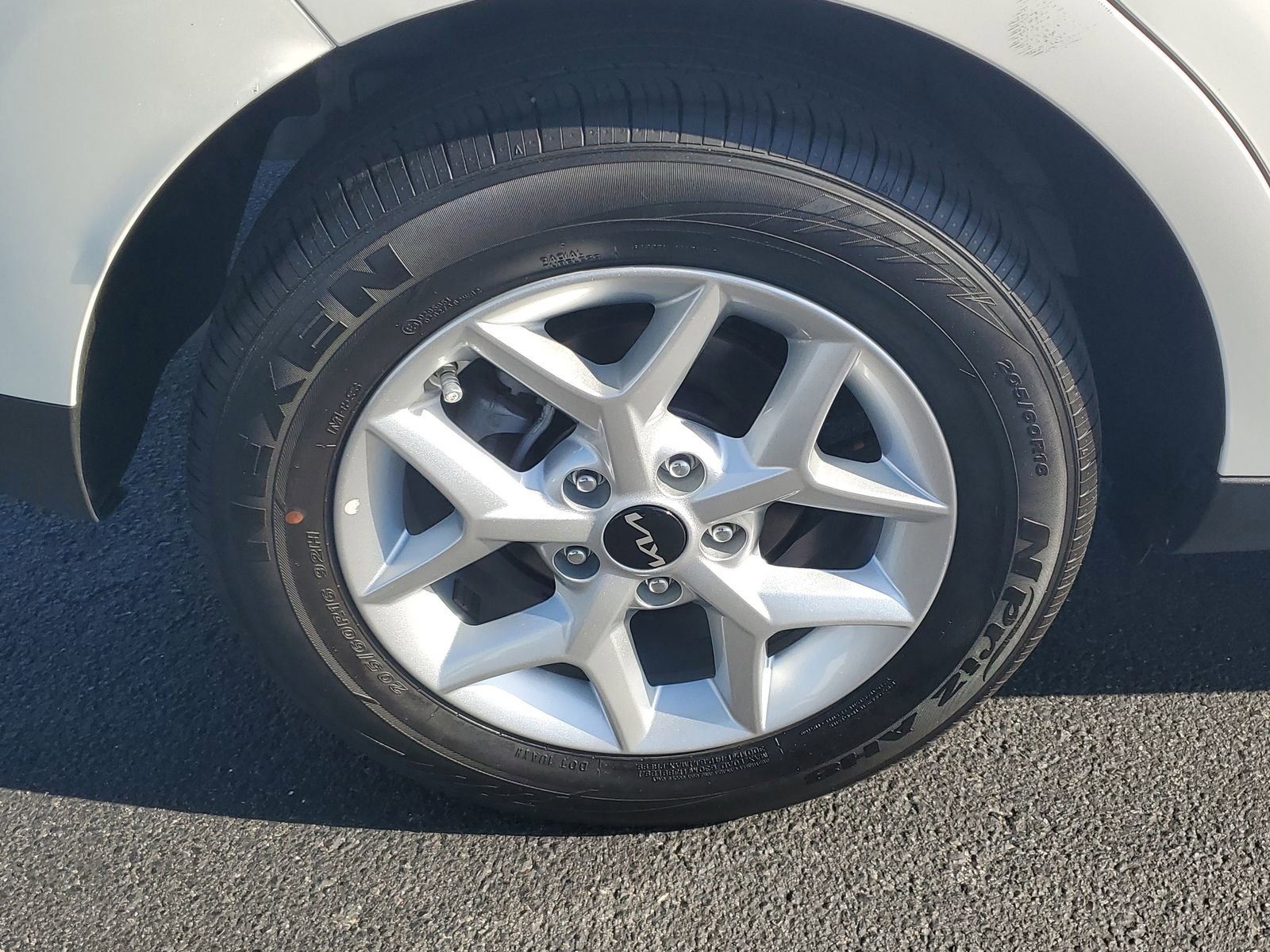 Used 2025 Kia Soul LX image 5