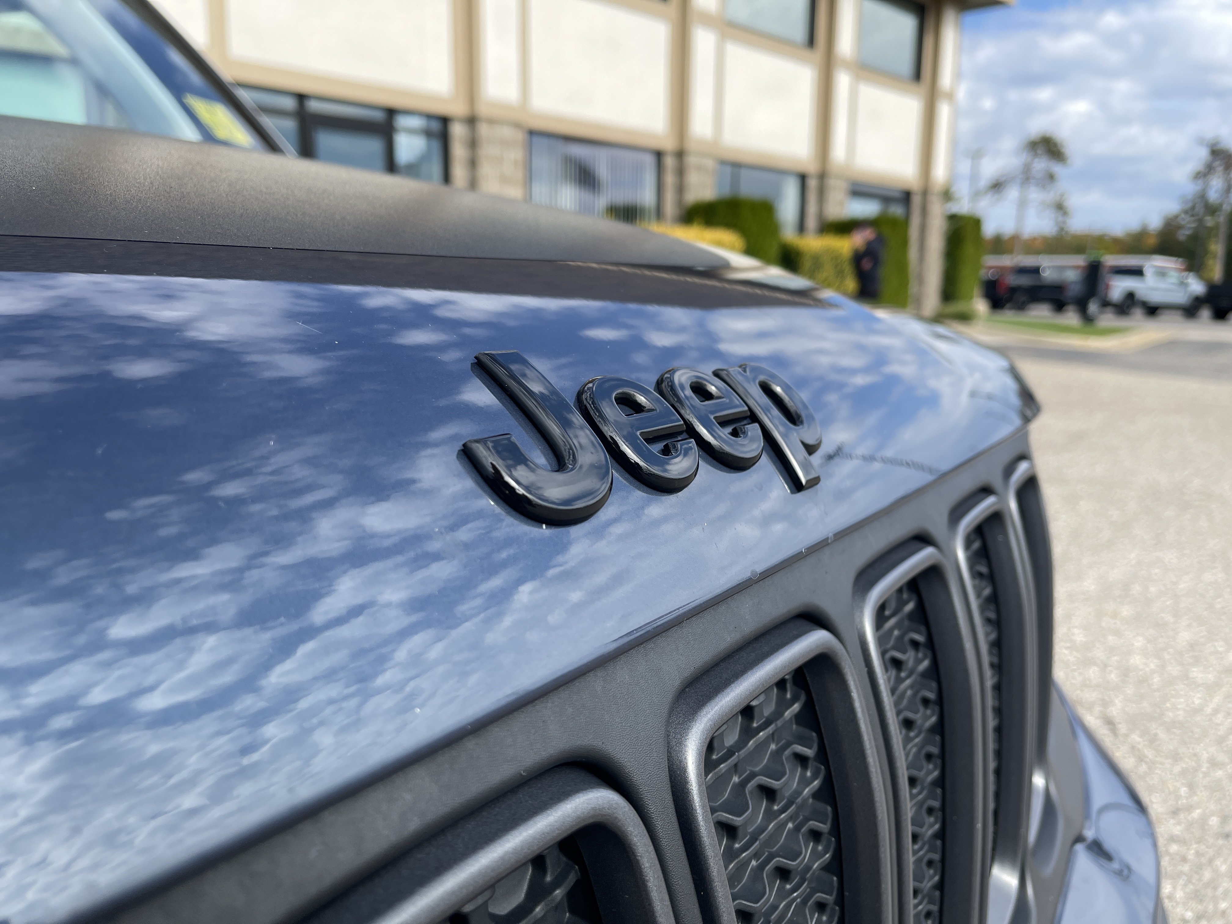 Used 2023 Jeep Renegade Latitude AWD/4WD image 23