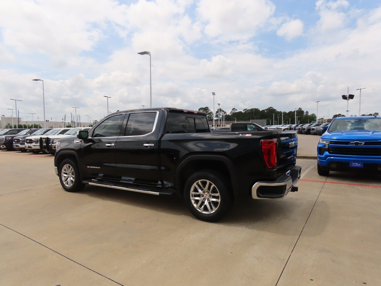 Used 2021 GMC Sierra 1500 SLT AWD/4WD image 14