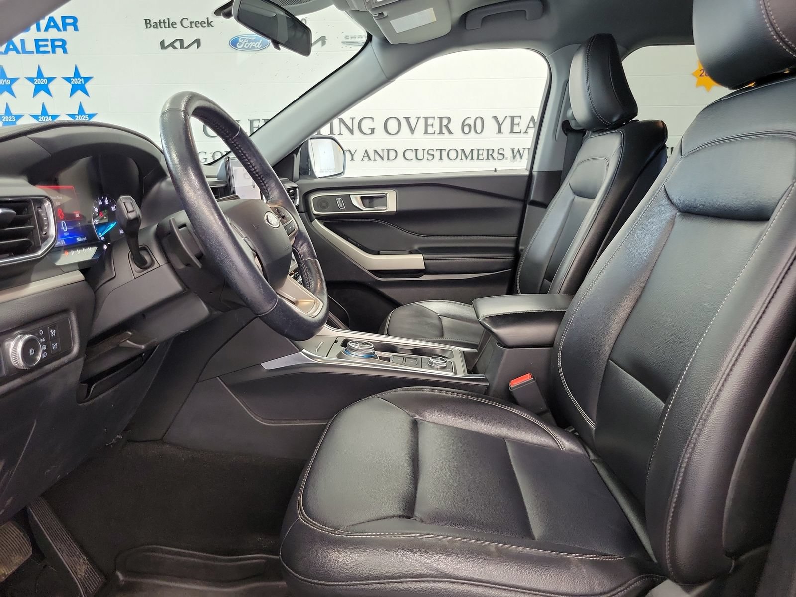 Certified 2020 Ford Explorer XLT w/ Equipment Group 202A AWD/4WD image 8