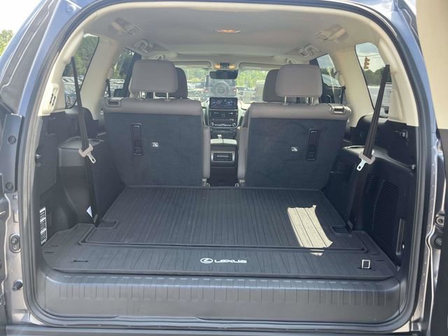 Used 2023 Lexus GX 460 Premium w/ Accessory Package AWD/4WD image 12