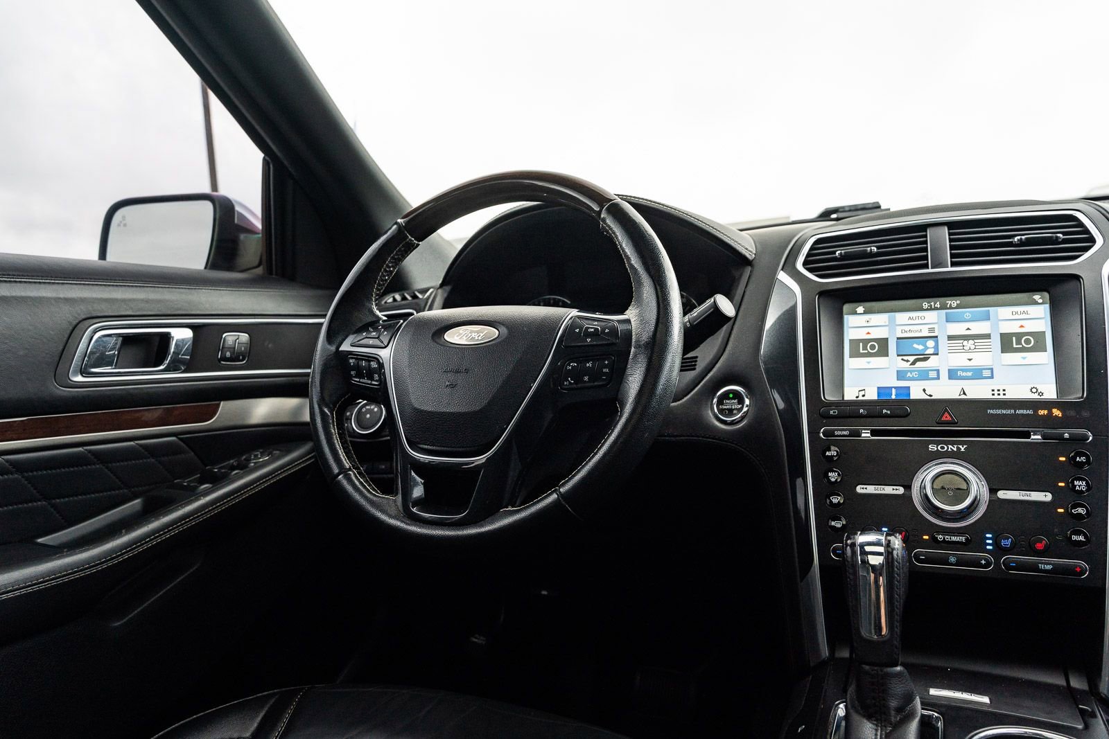 Certified 2018 Ford Explorer Platinum AWD/4WD image 35
