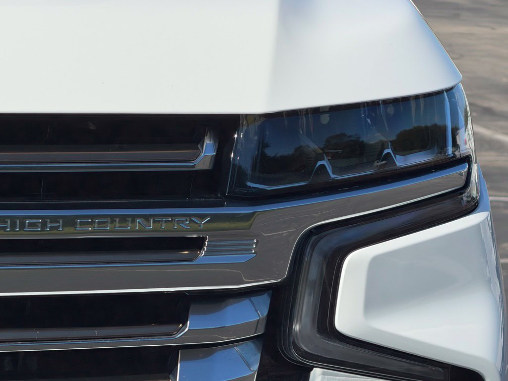 Used 2024 Chevrolet Tahoe High Country AWD/4WD image 5