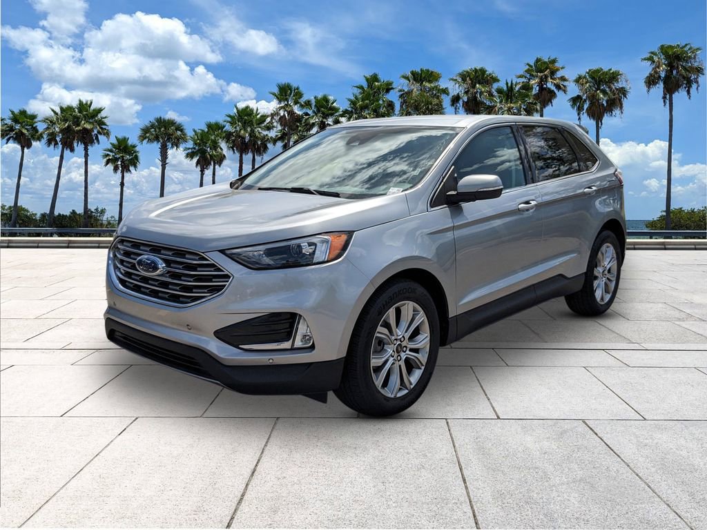 Certified 2024 Ford Edge Titanium image 3