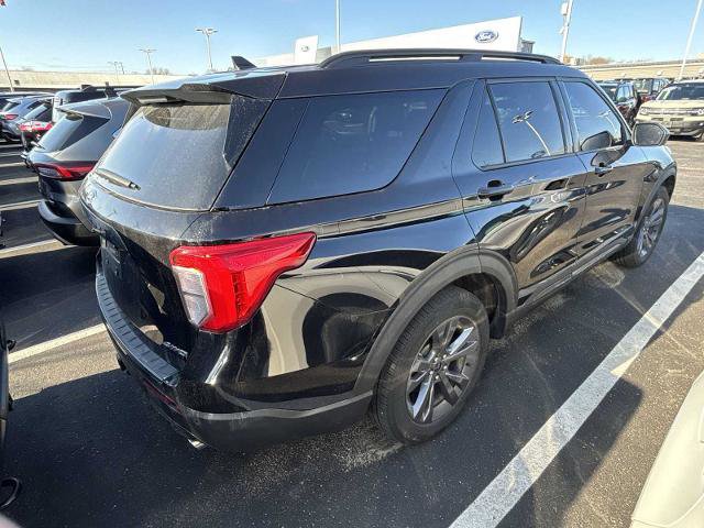 Certified 2023 Ford Explorer XLT w/ Equipment Group 202A AWD/4WD image 2