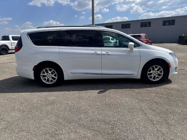 Used 2020 Chrysler Pacifica Touring-L FWD image 9