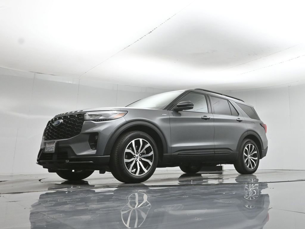 Certified 2025 Ford Explorer ST-Line RWD image 50