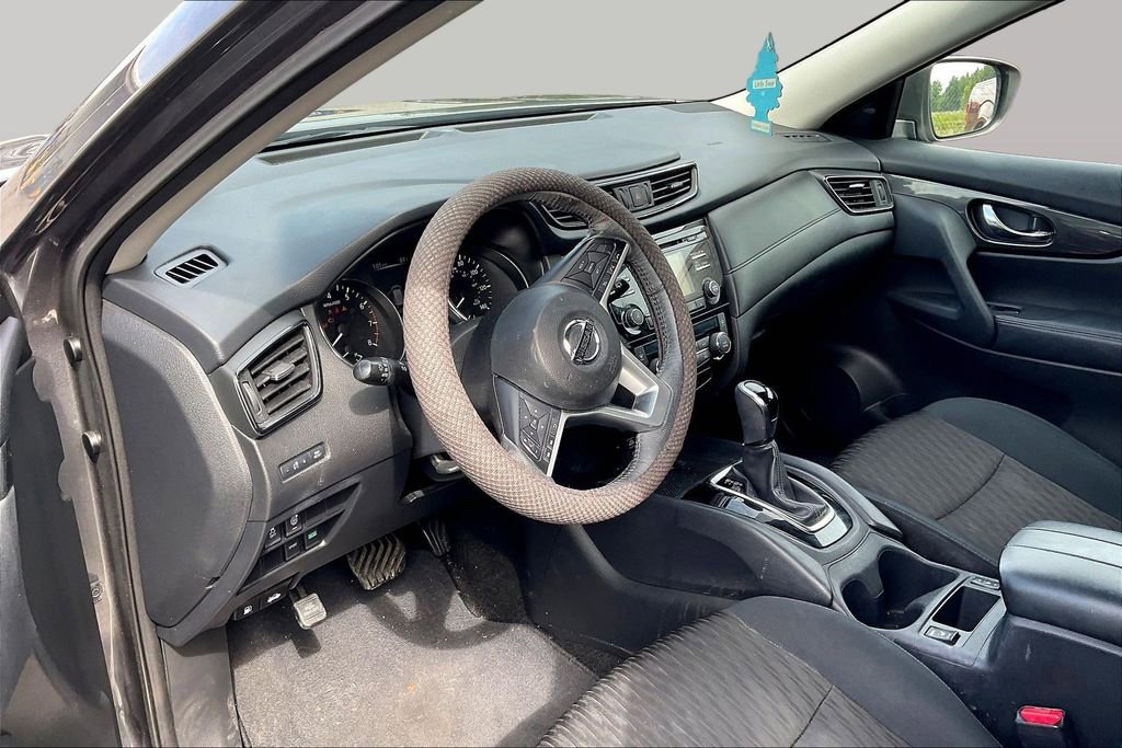 Used 2017 Nissan Rogue SV w/ Midnight Edition Package FWD image 10