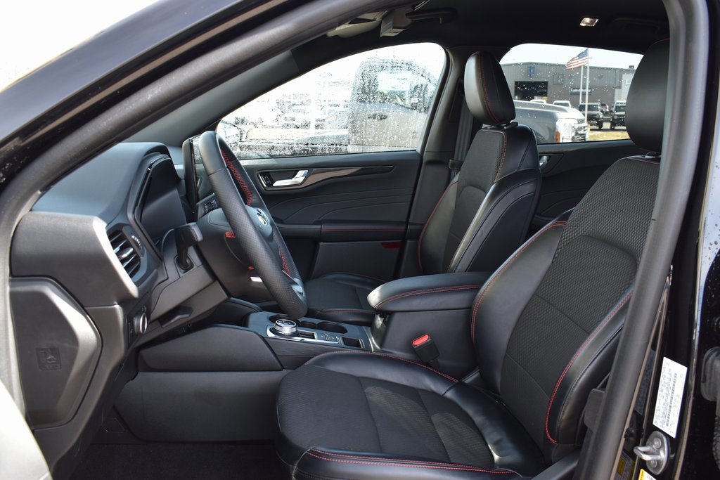 Certified 2023 Ford Escape ST-Line w/ Tech Pack #1 image 6