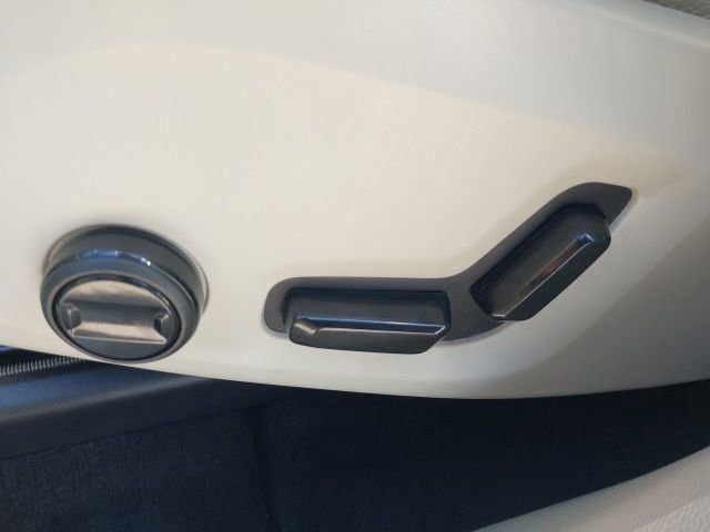 Used 2023 Volvo XC60 B5 Plus AWD/4WD image 21