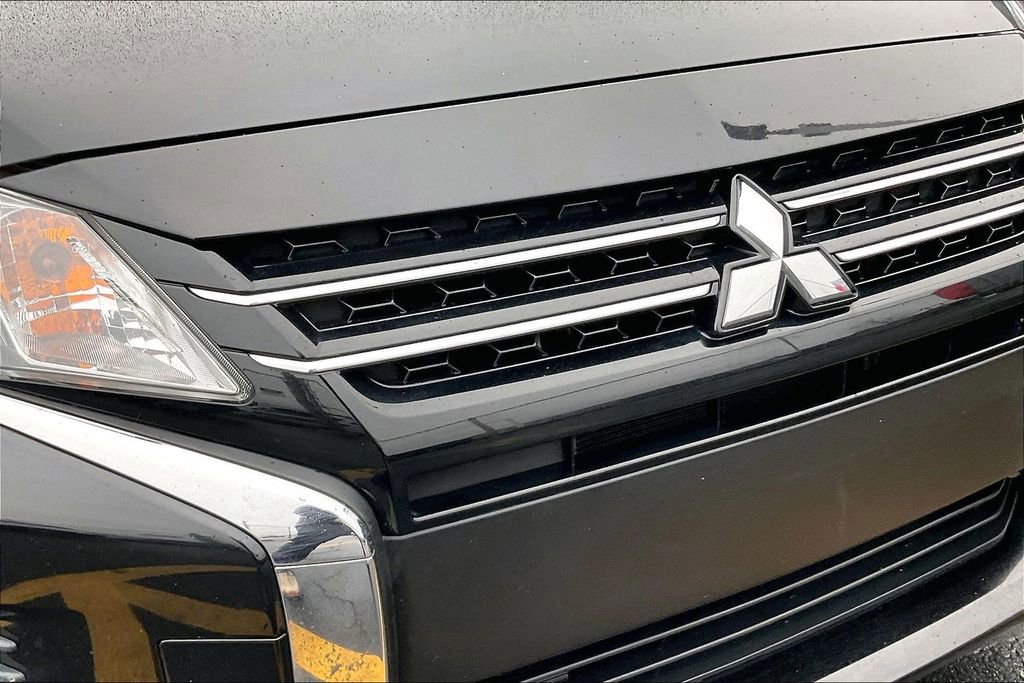 Used 2024 Mitsubishi Mirage ES image 28