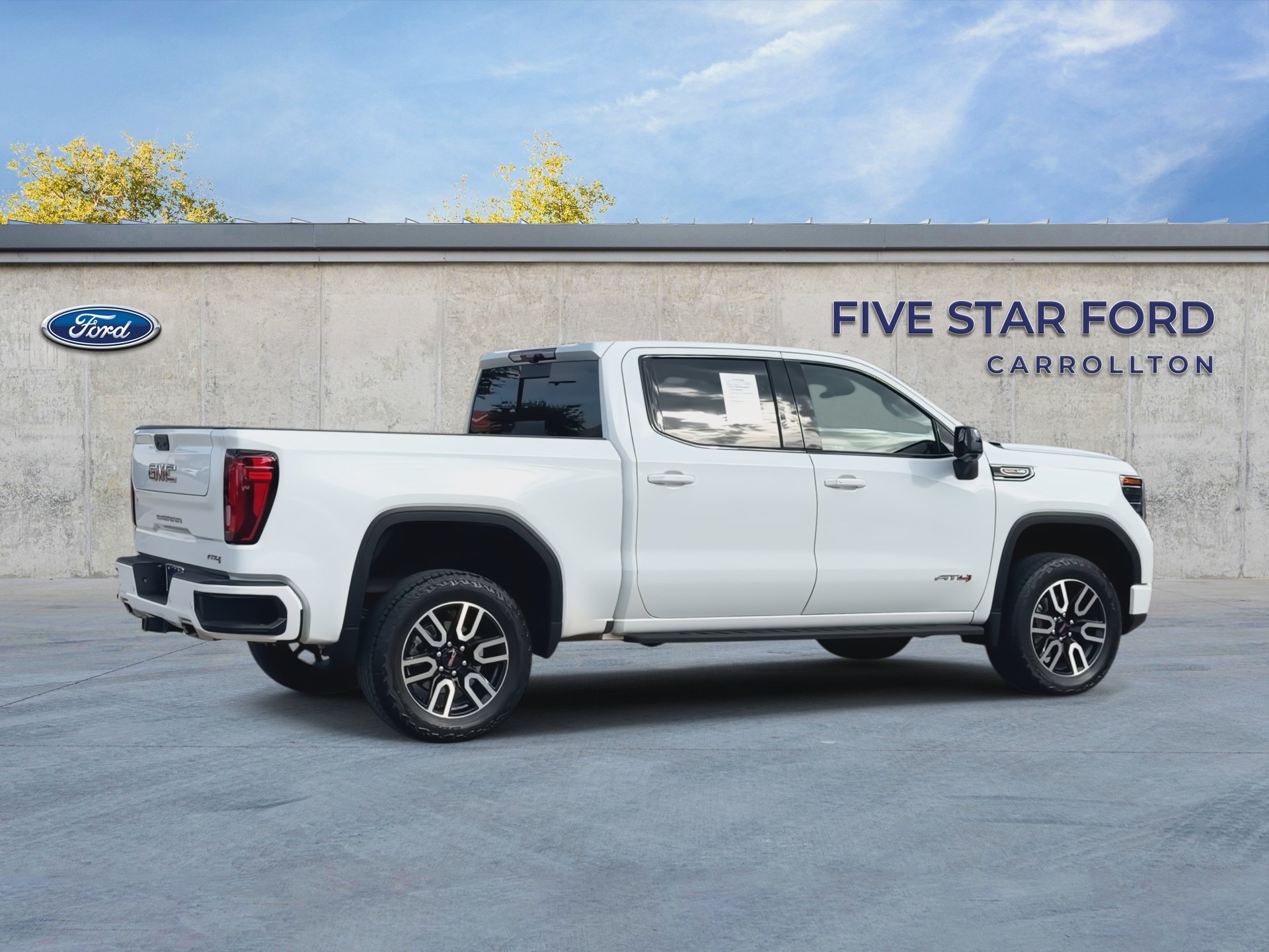 Used 2025 GMC Sierra 1500 AT4 w/ AT4 Premium Package AWD/4WD image 8