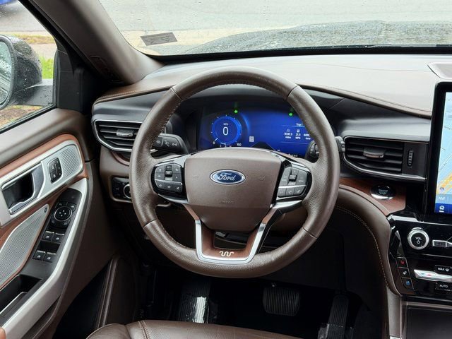 Certified 2024 Ford Explorer King Ranch w/ Technology Package AWD/4WD image 33