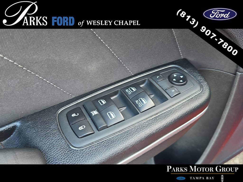 Used 2019 Dodge Charger SXT RWD image 18