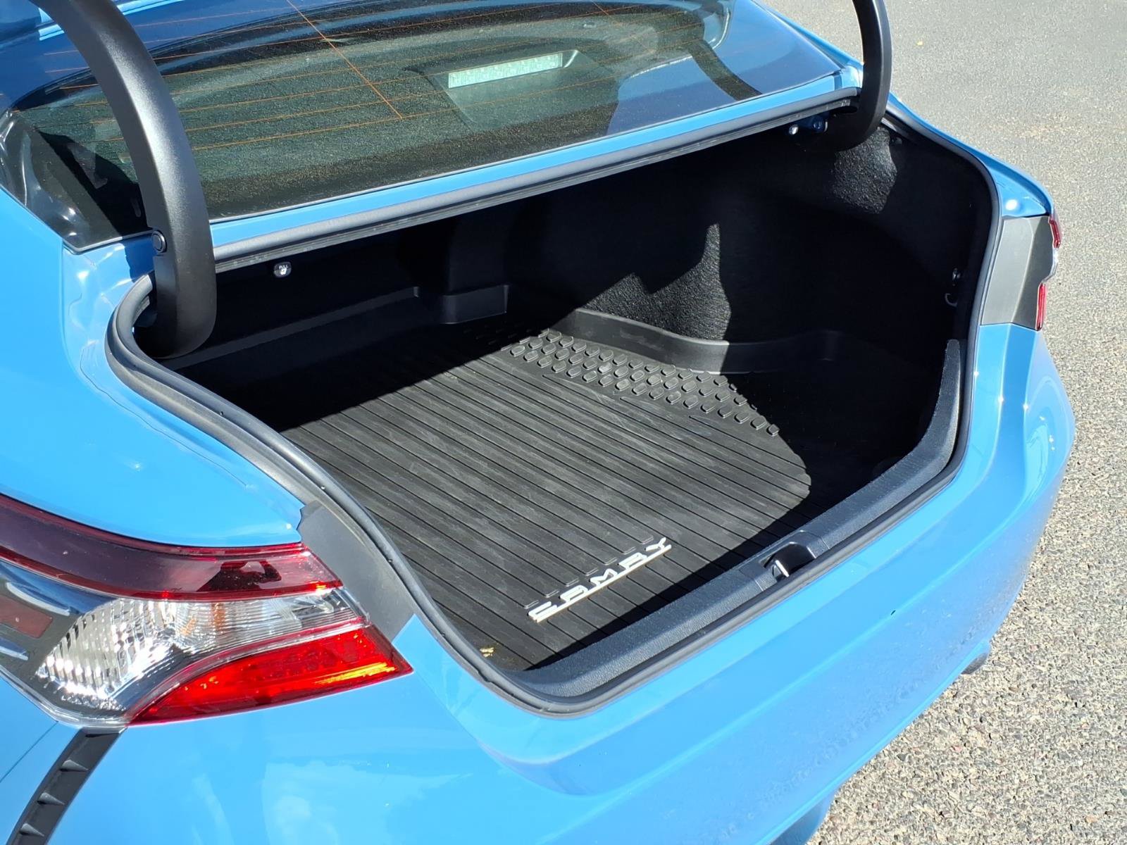 Used 2023 Toyota Camry SE w/ Convenience Package FWD image 11