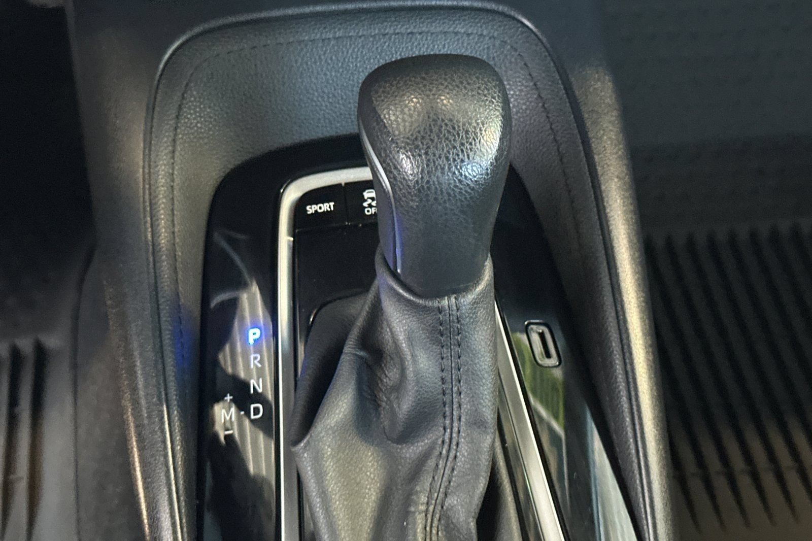 Used 2020 Toyota Corolla XSE FWD image 22