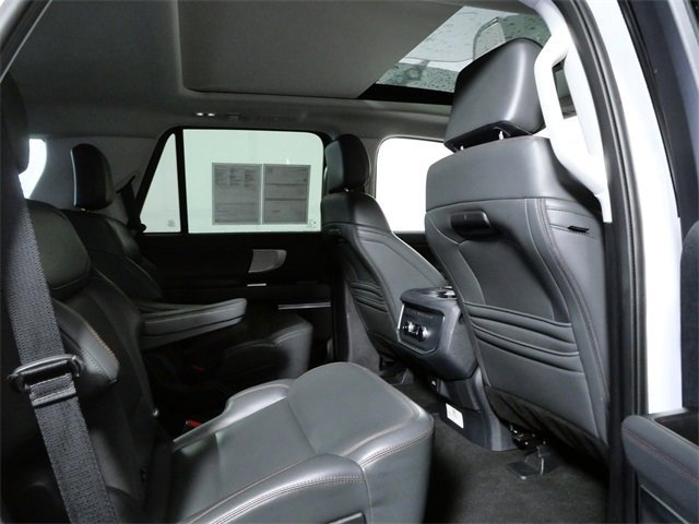 Certified 2025 Ford Expedition Active image 12