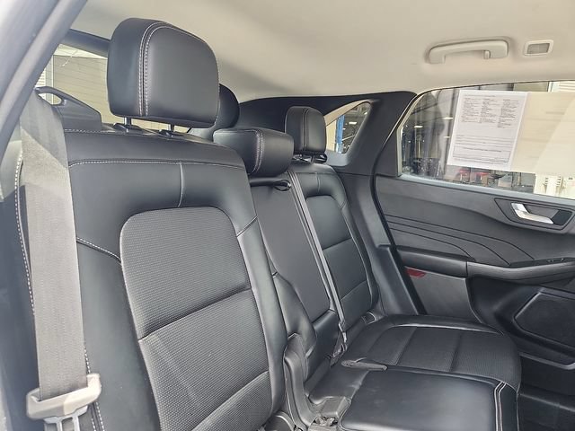 Certified 2024 Ford Escape Platinum AWD/4WD image 28