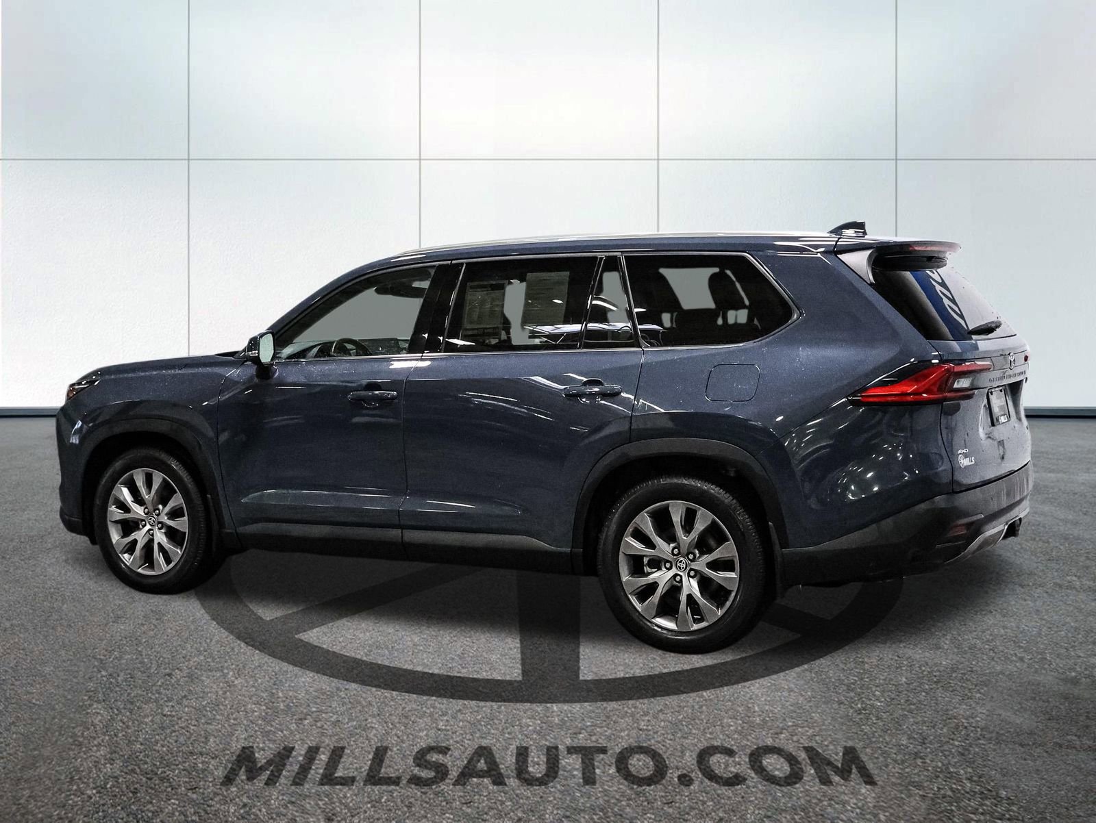 Used 2024 Toyota Grand Highlander Limited image 7