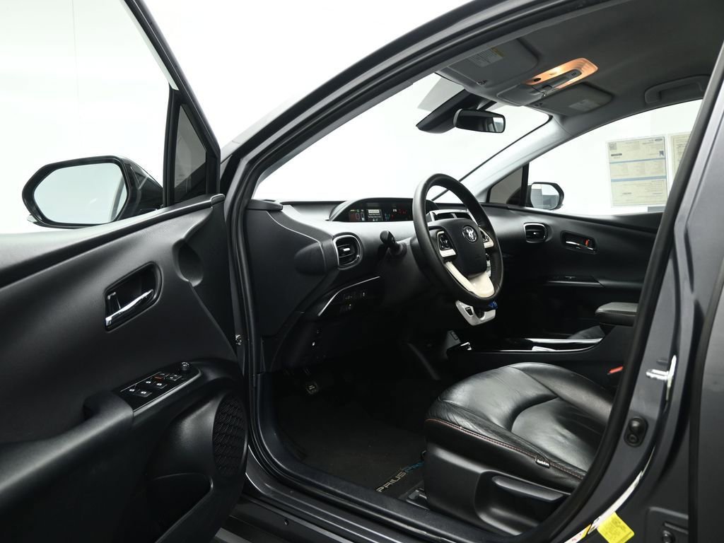 Used 2018 Toyota Prius Prime Plus image 33