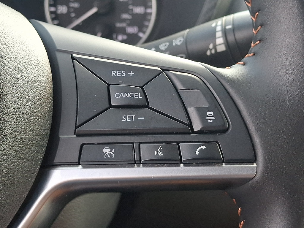 Used 2025 Nissan Sentra SR FWD image 21