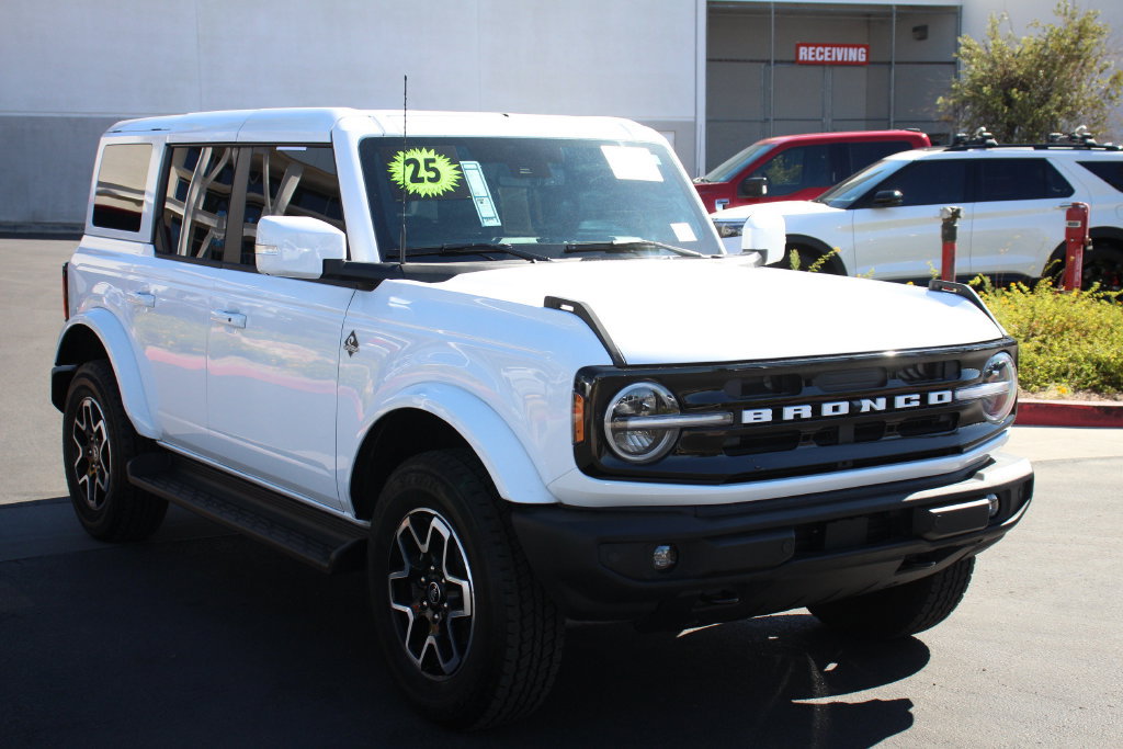 Certified 2025 Ford Bronco Outer Banks AWD/4WD image 11