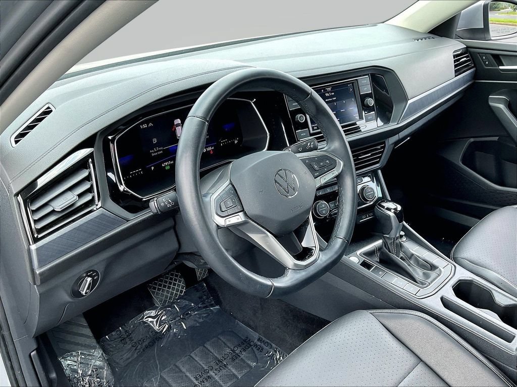 Used 2023 Volkswagen Jetta SE FWD image 17