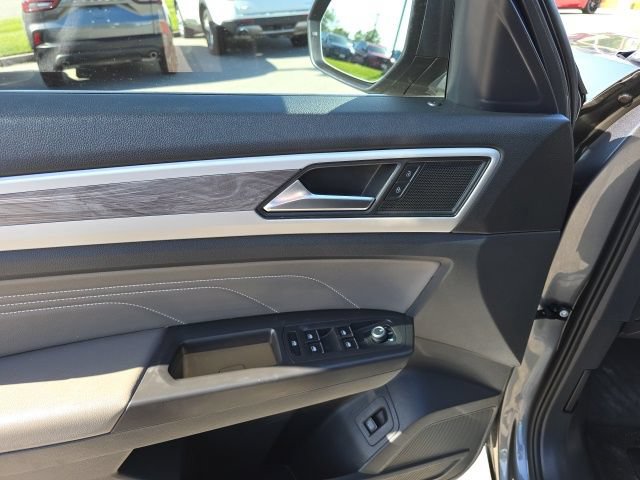 Used 2023 Volkswagen Atlas Cross Sport SE w/ Panoramic Sunroof Package AWD/4WD image 12
