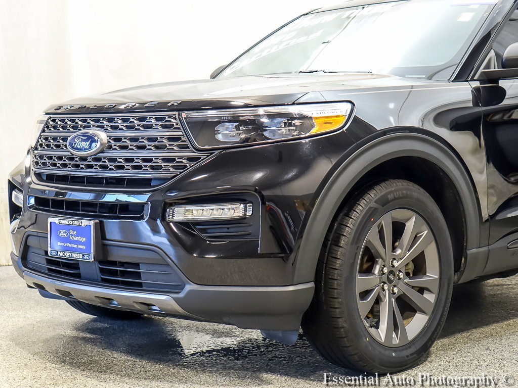 Certified 2021 Ford Explorer XLT w/ Equipment Group 202A AWD/4WD image 3