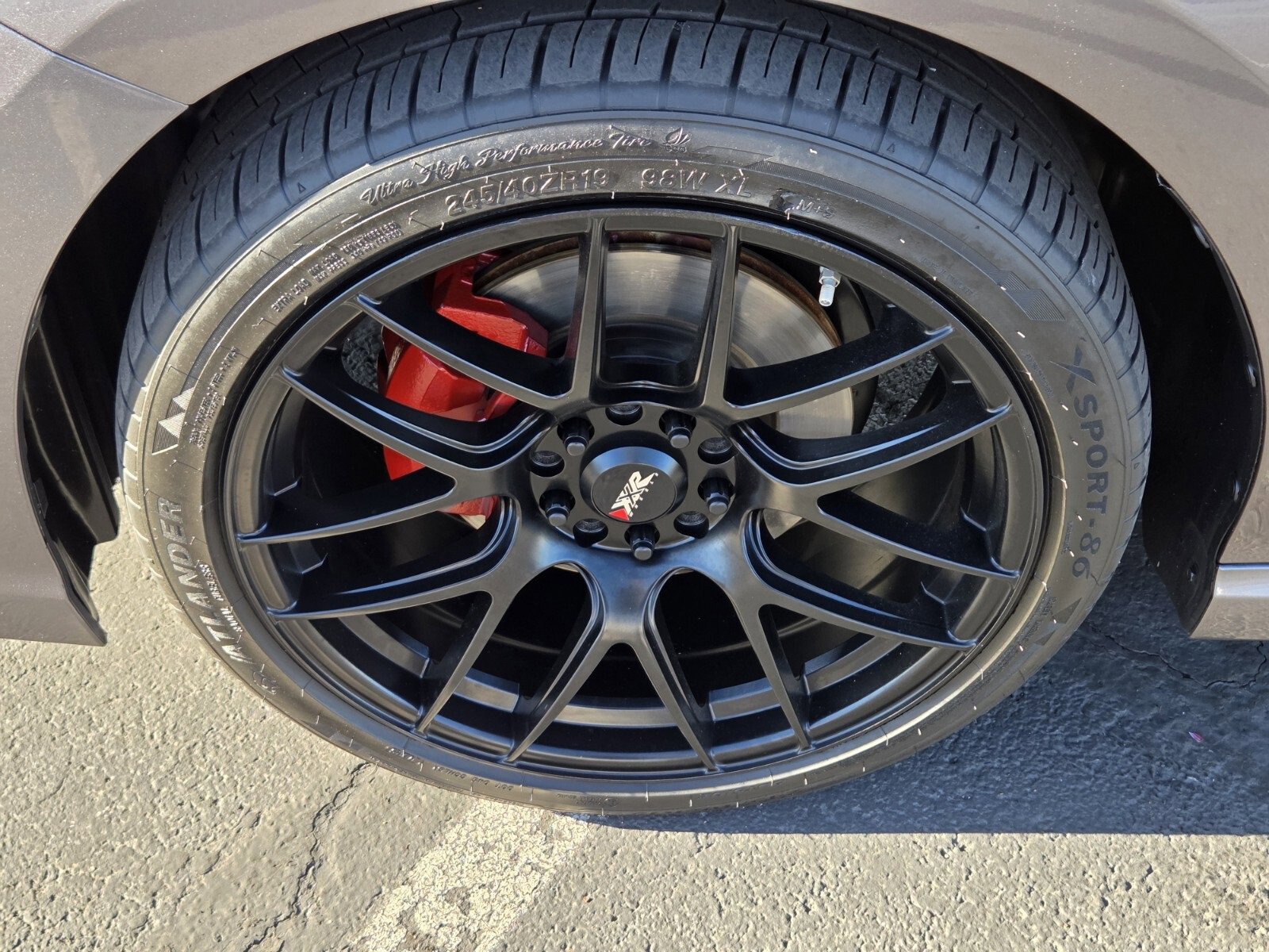 Used 2024 Toyota Camry SE image 9