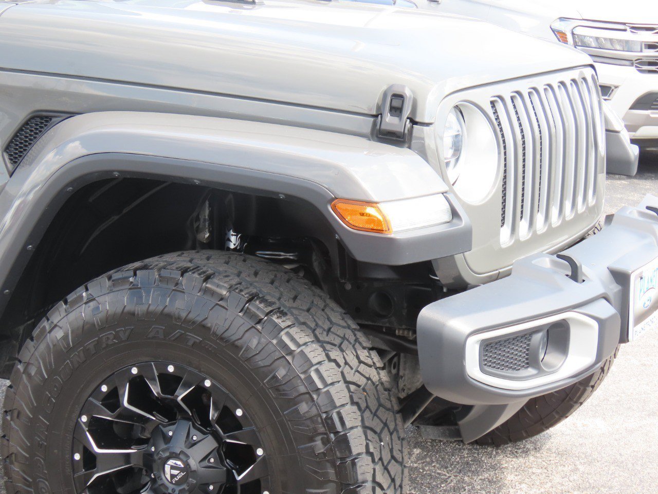 Used 2020 Jeep Wrangler Unlimited Sahara AWD/4WD image 6