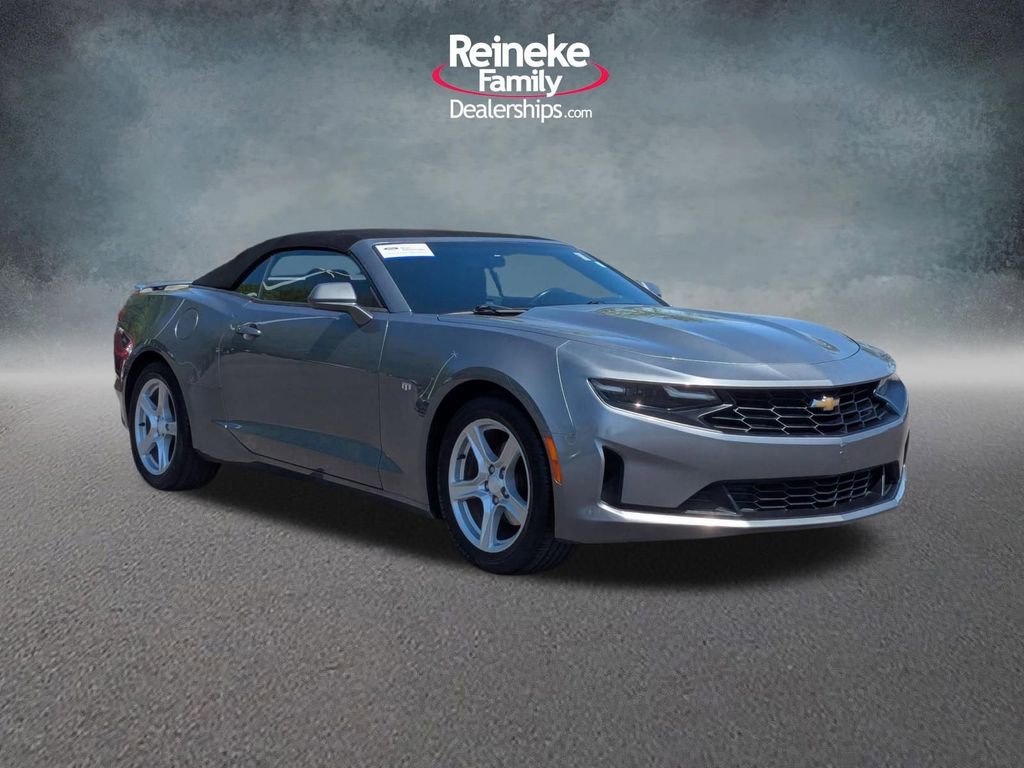 Used 2020 Chevrolet Camaro LT RWD image 3
