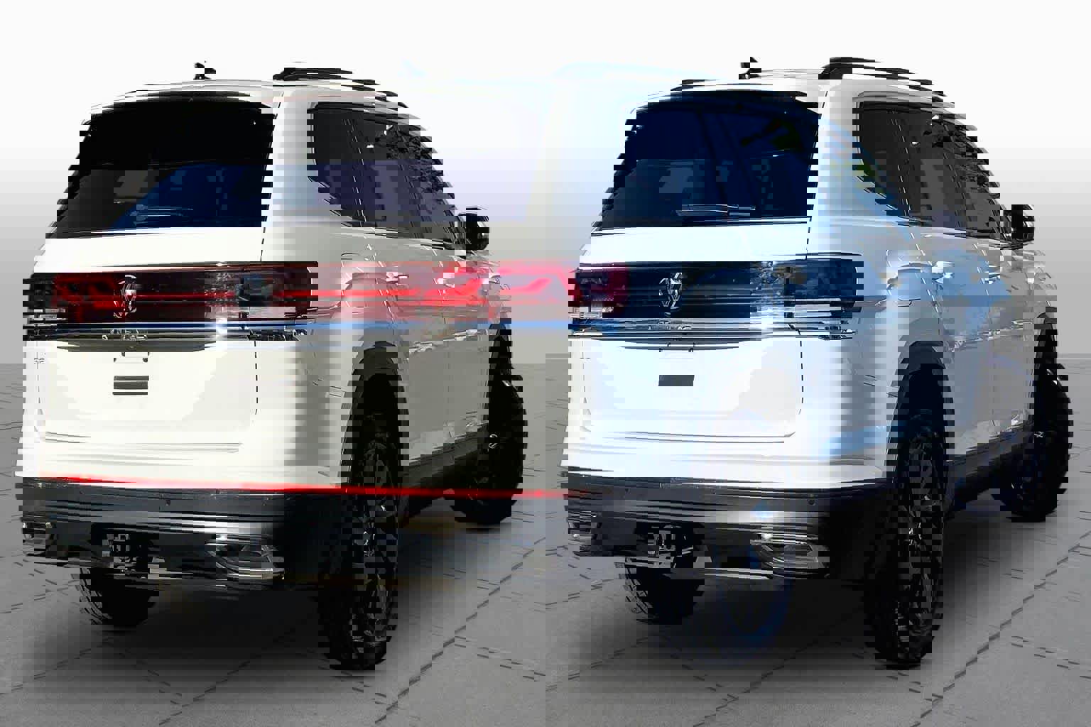 Used 2024 Volkswagen Atlas SE FWD image 4