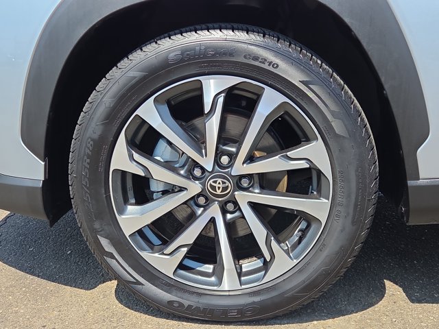 Used 2024 Toyota Corolla Cross XLE FWD image 9