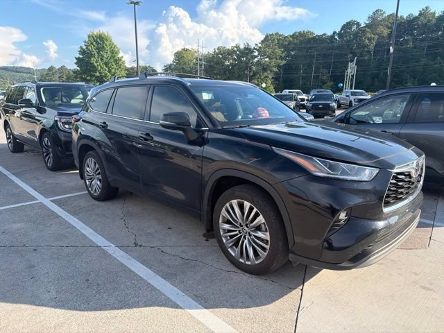 Used 2024 Toyota Highlander Platinum AWD/4WD image 6