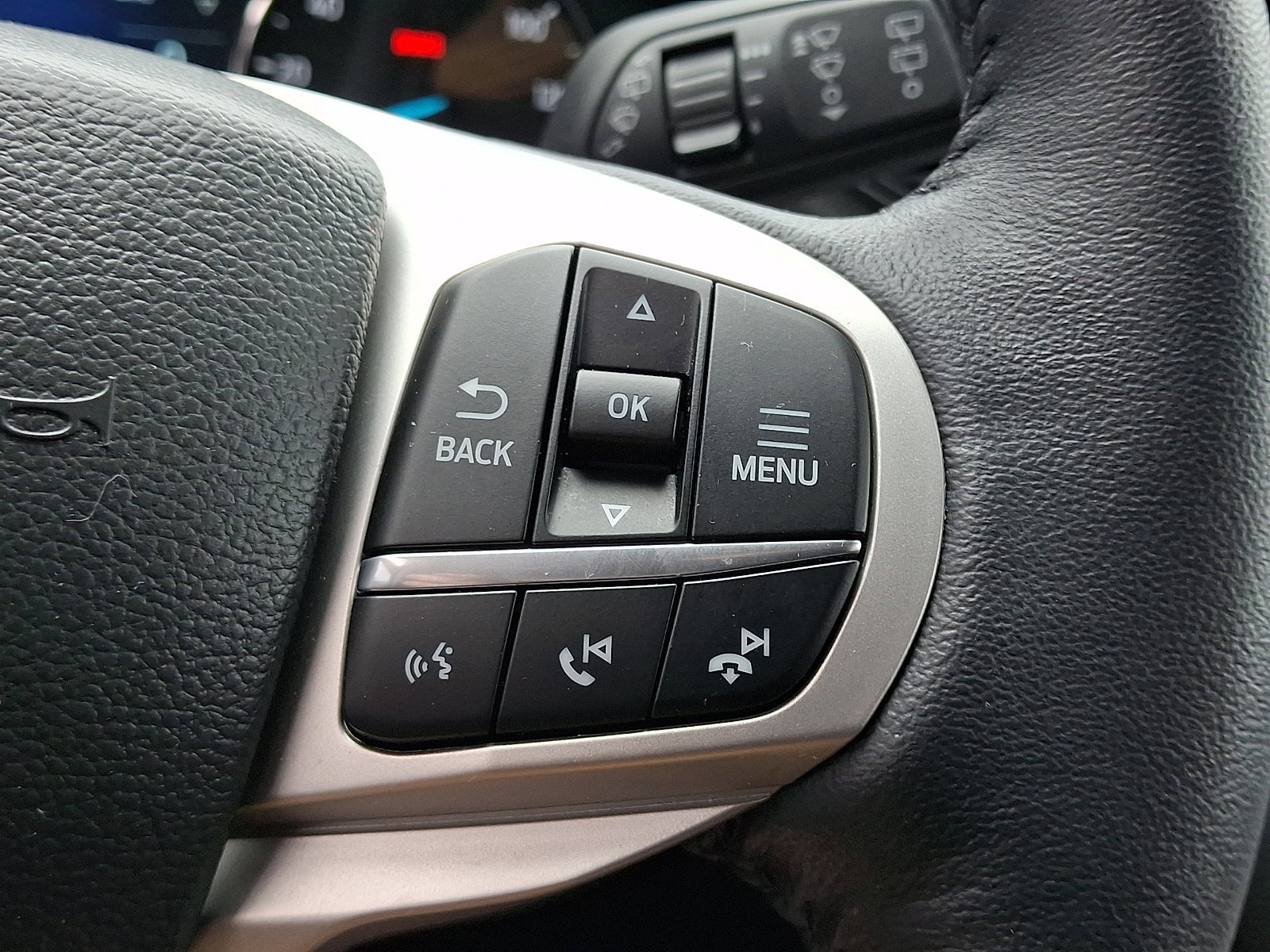 Certified 2023 Ford Explorer XLT AWD/4WD image 25