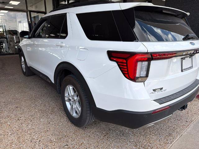 Certified 2025 Ford Explorer Active w/ Active Comfort Package RWD image 4