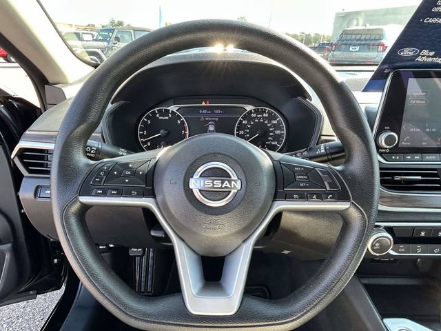 Used 2025 Nissan Altima 2.5 SV FWD image 7