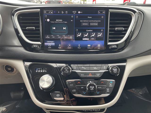 Used 2024 Chrysler Pacifica Touring-L FWD image 23