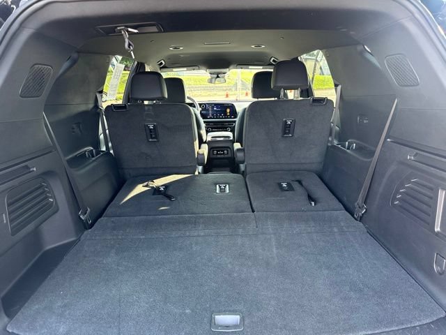 Used 2025 Chevrolet Traverse LT AWD/4WD image 42