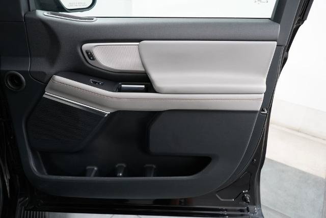 Certified 2025 Ford Expedition Active AWD/4WD image 27