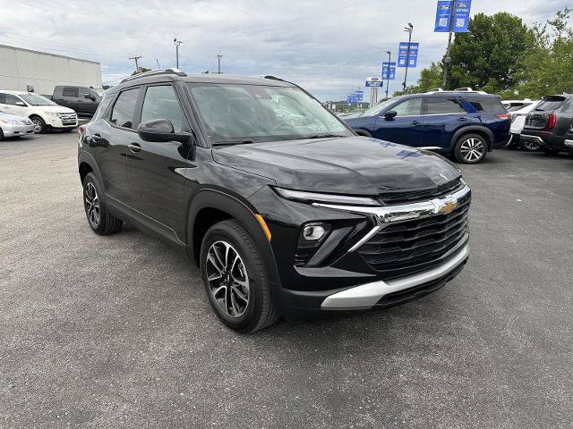Used 2025 Chevrolet TrailBlazer LT AWD/4WD image 9