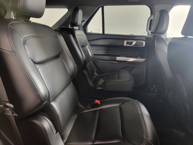 Certified 2023 Ford Explorer XLT w/ Equipment Group 202A AWD/4WD image 17