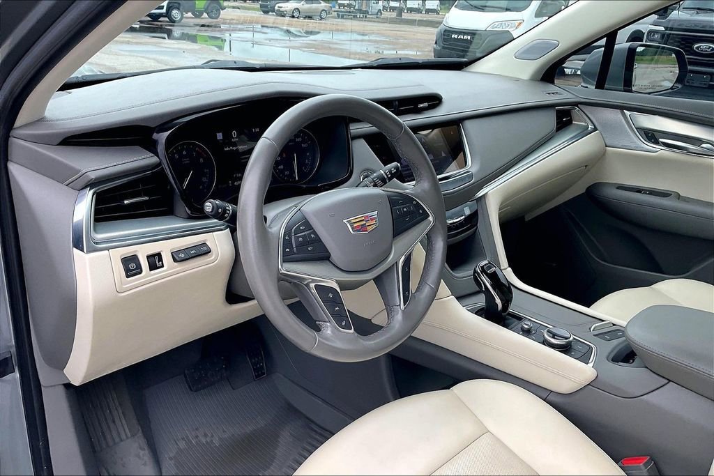 Used 2023 Cadillac XT5 Premium Luxury w/ Technology Package FWD image 14