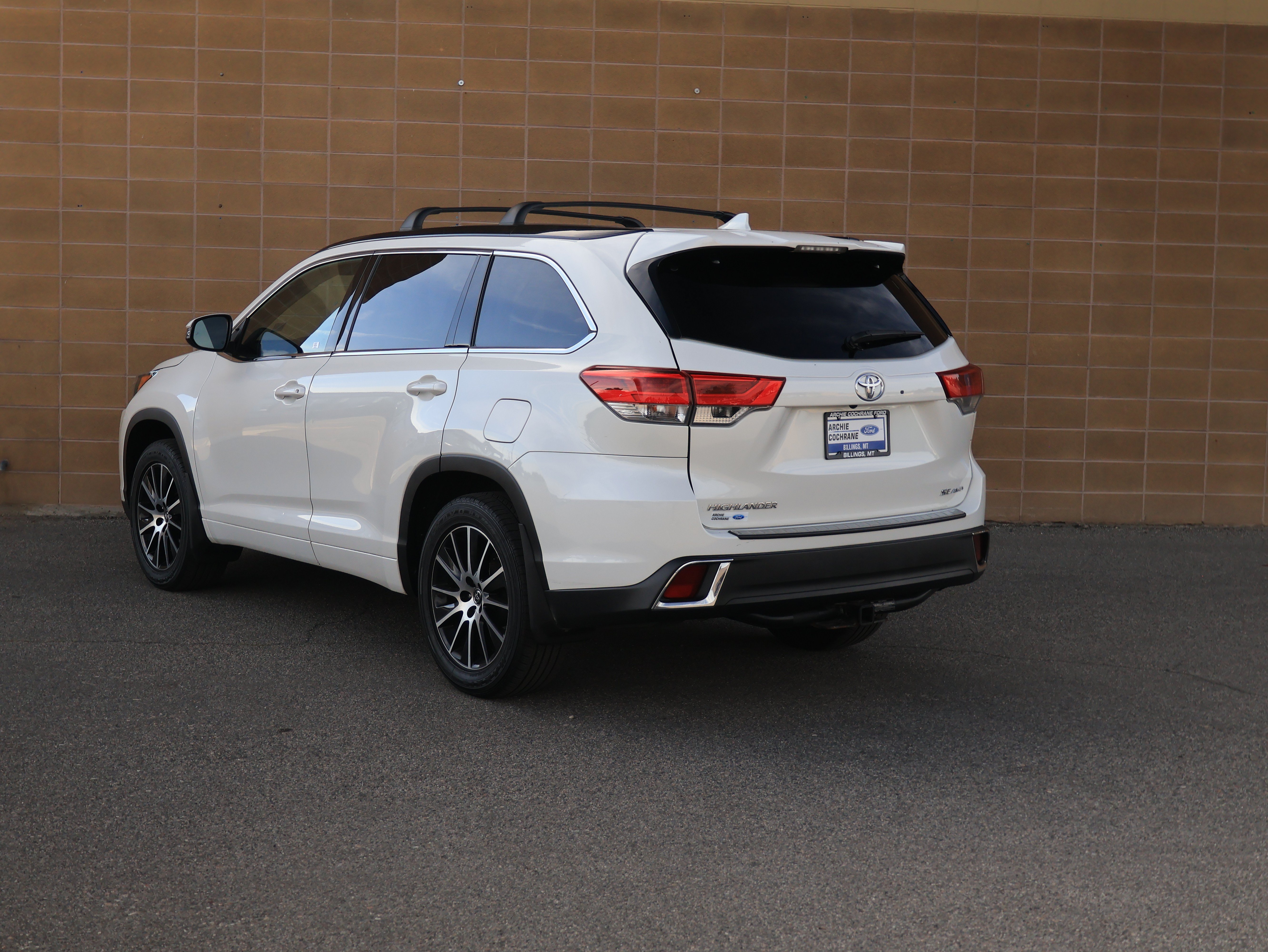Used 2018 Toyota Highlander SE AWD/4WD image 7