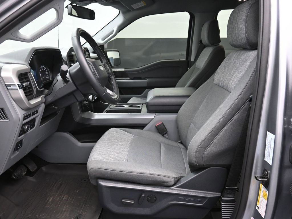 Certified 2022 Ford F150 XLT w/ Equipment Group 302A High image 21