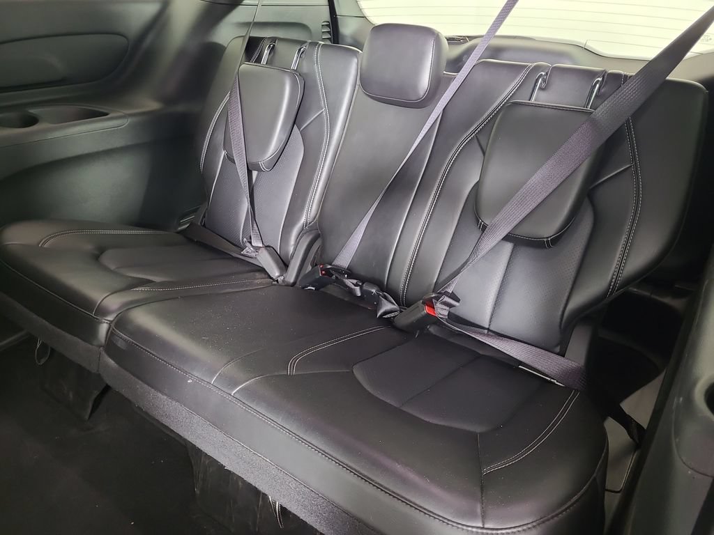 Used 2025 Chrysler Pacifica Select FWD image 20