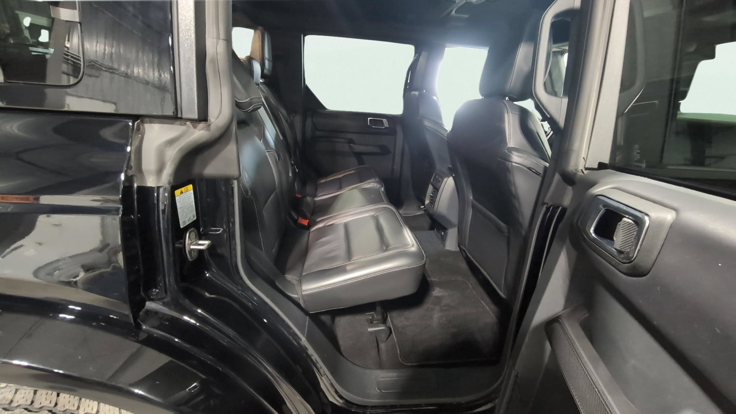 Certified 2025 Ford Bronco Outer Banks AWD/4WD image 15