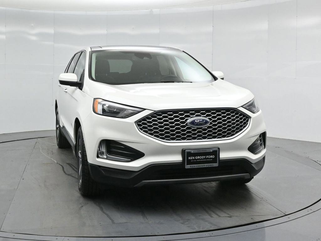 Certified 2023 Ford Edge SEL w/ Convenience Package AWD/4WD image 6