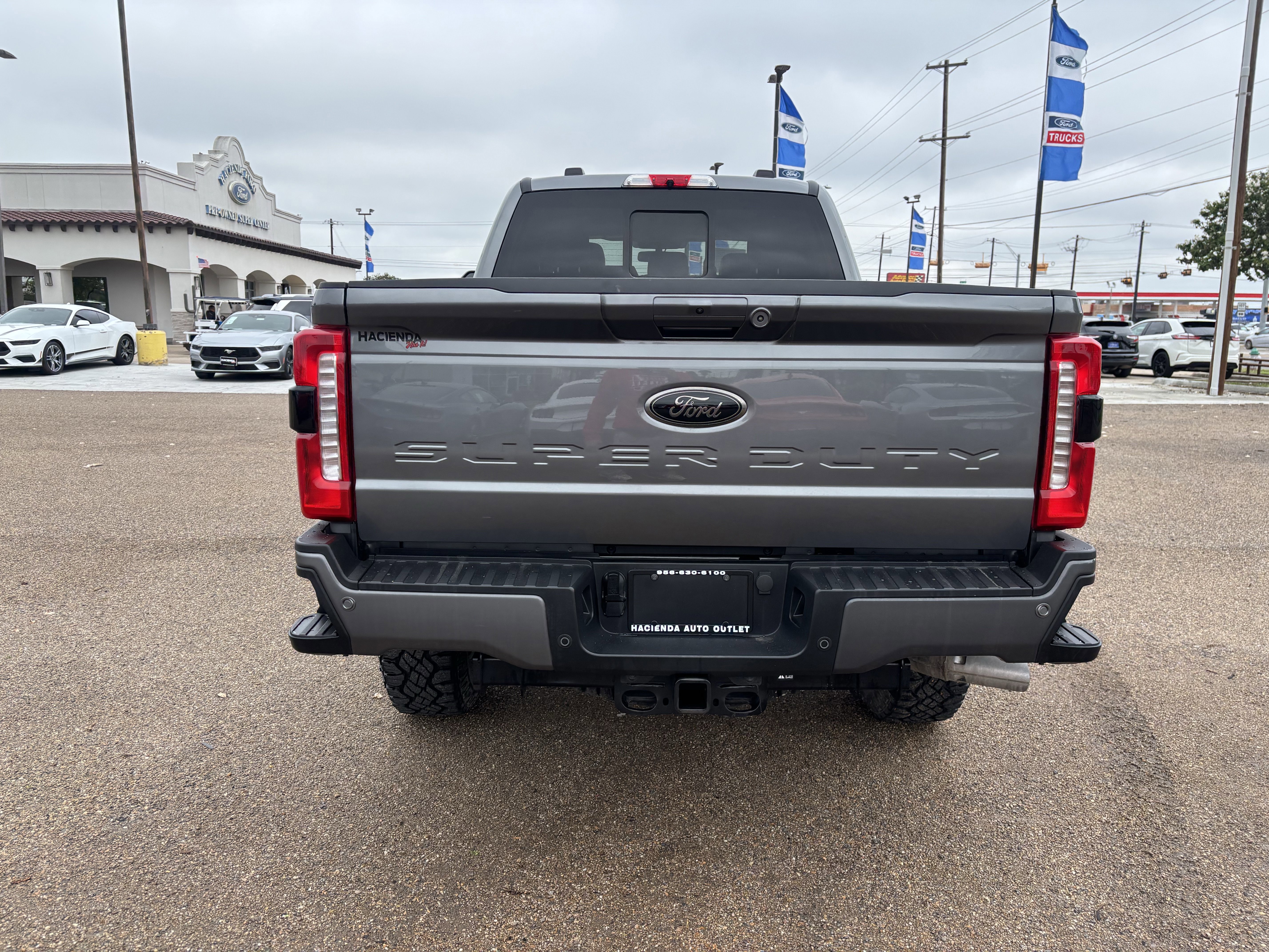 Certified 2024 Ford F250 Lariat w/ Lariat Ultimate Package AWD/4WD image 4